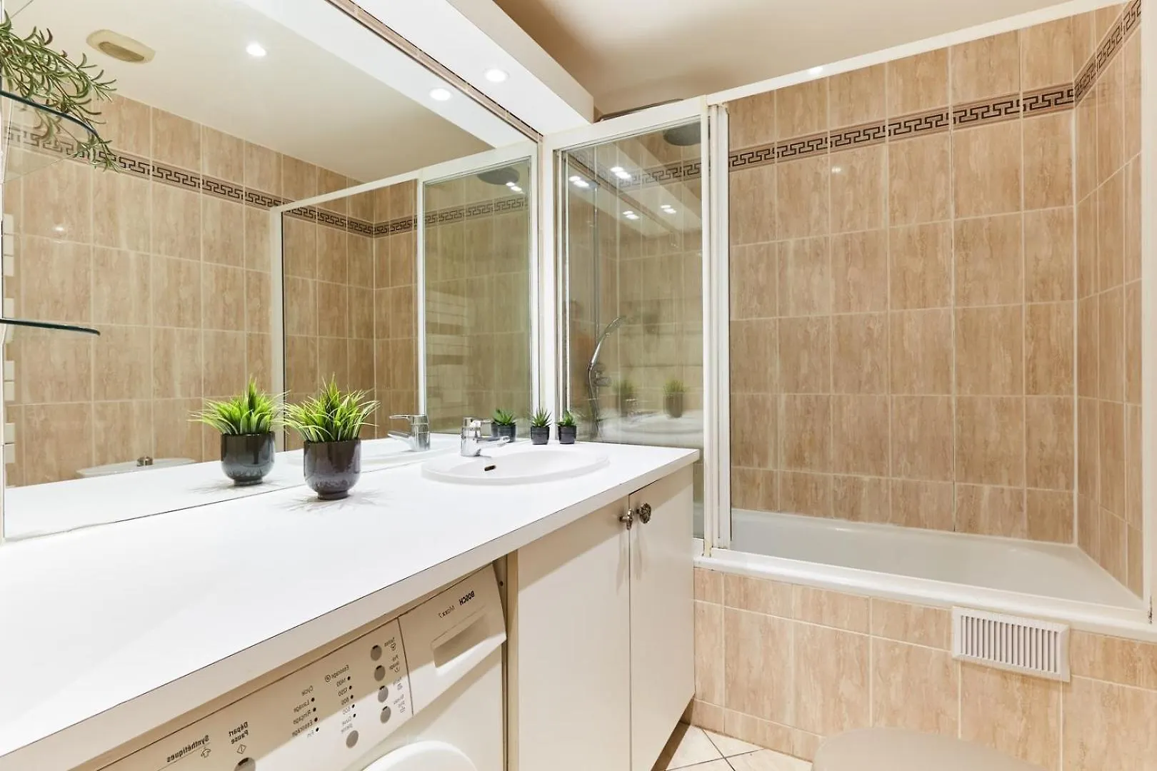 Apartment Bnbnook - Chic 1Br With Balcony - Latin Quarter Paris France
